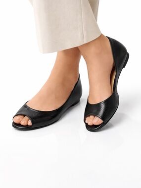 Nine West Flats Size 7.5